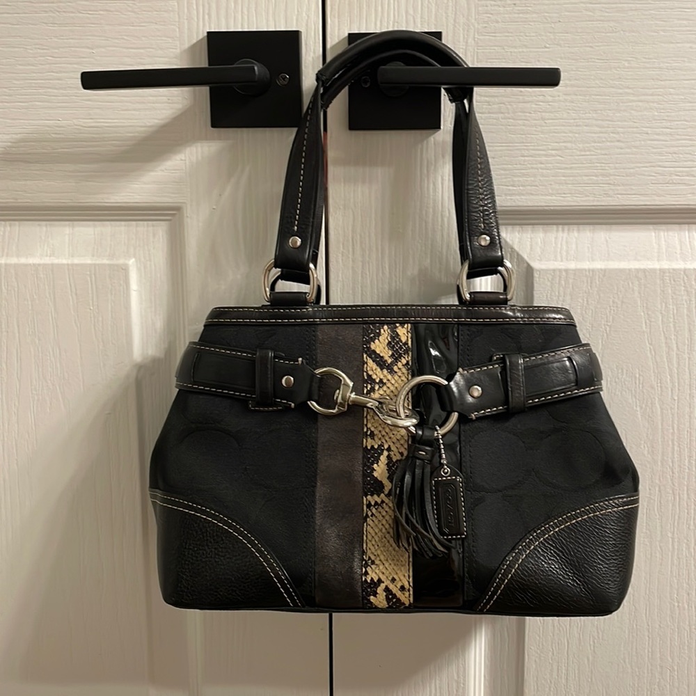 Coach purse. Vintage. Great condition.